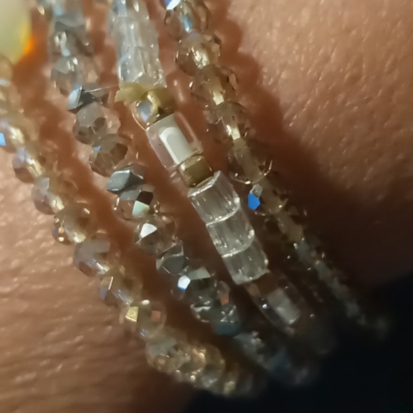 Expandable opalescent seed bead expandable bracelets 4 in all - Picture 3 of 4